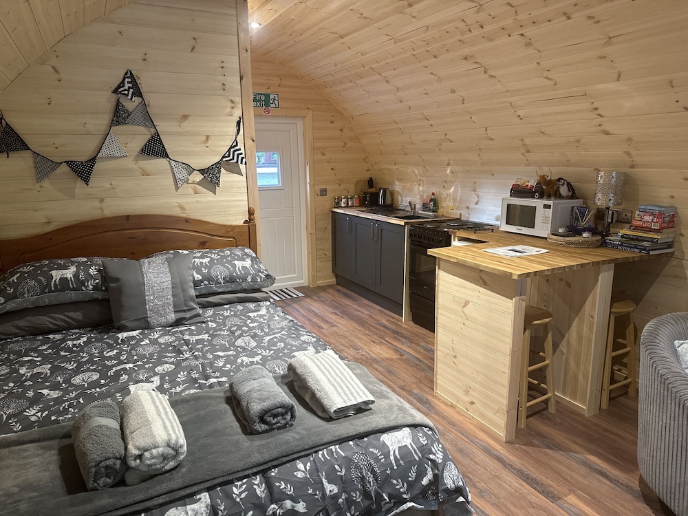 Charming 1-bed Lodge in Dumfries view 3