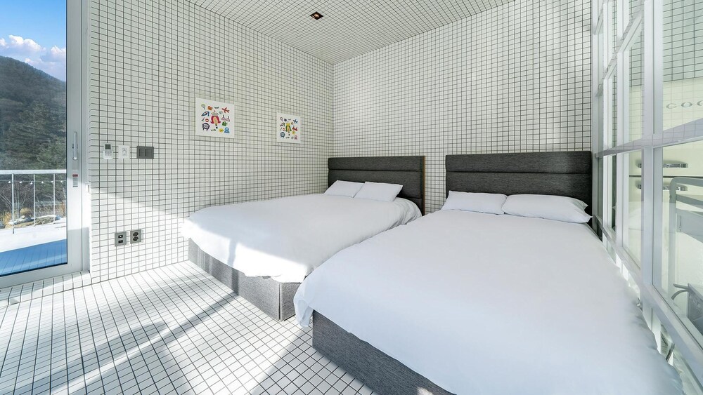 Yangpyeong Villa Blanche Dokchepension view 2