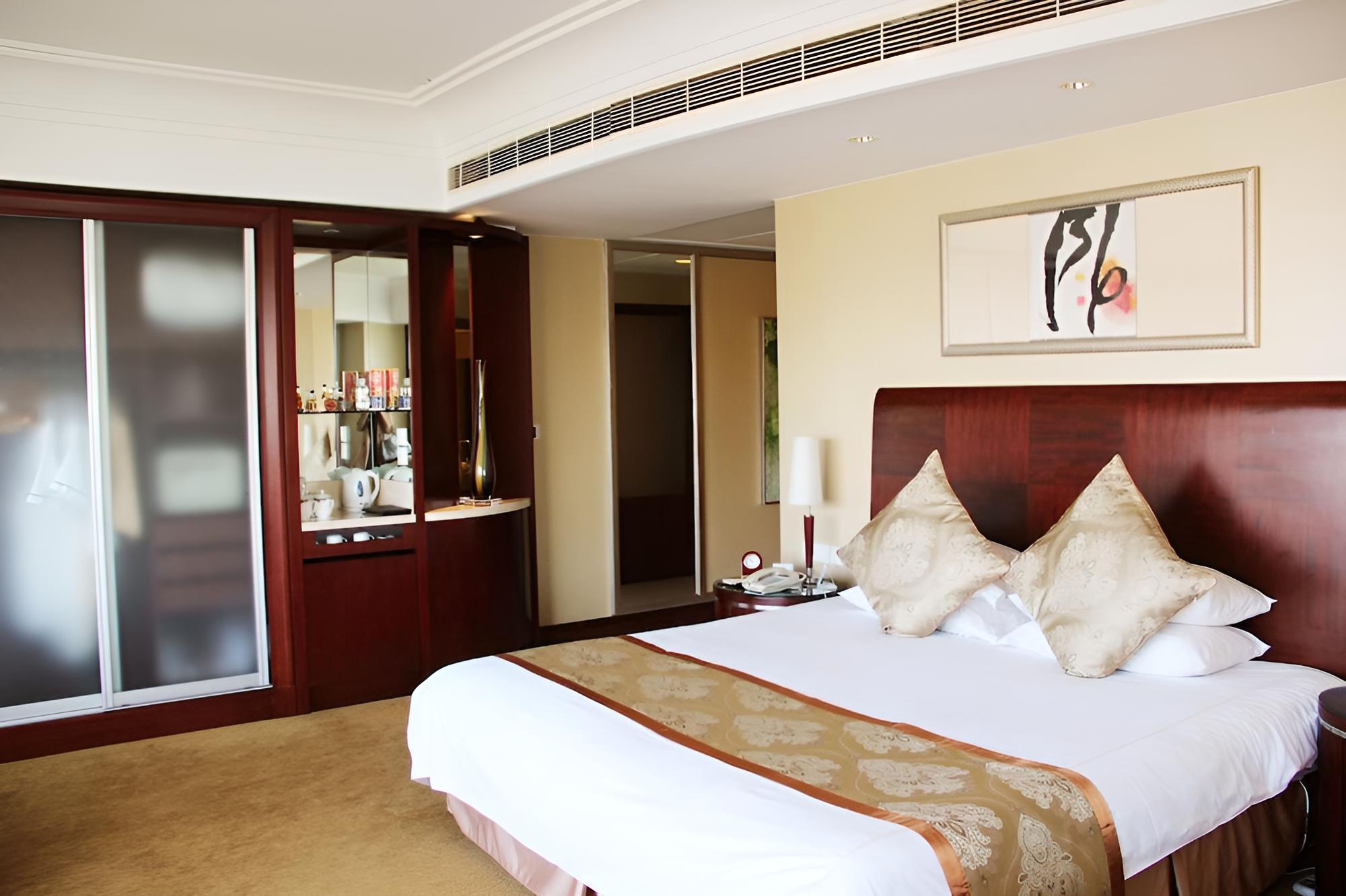 Oriental Riverside Hotel
