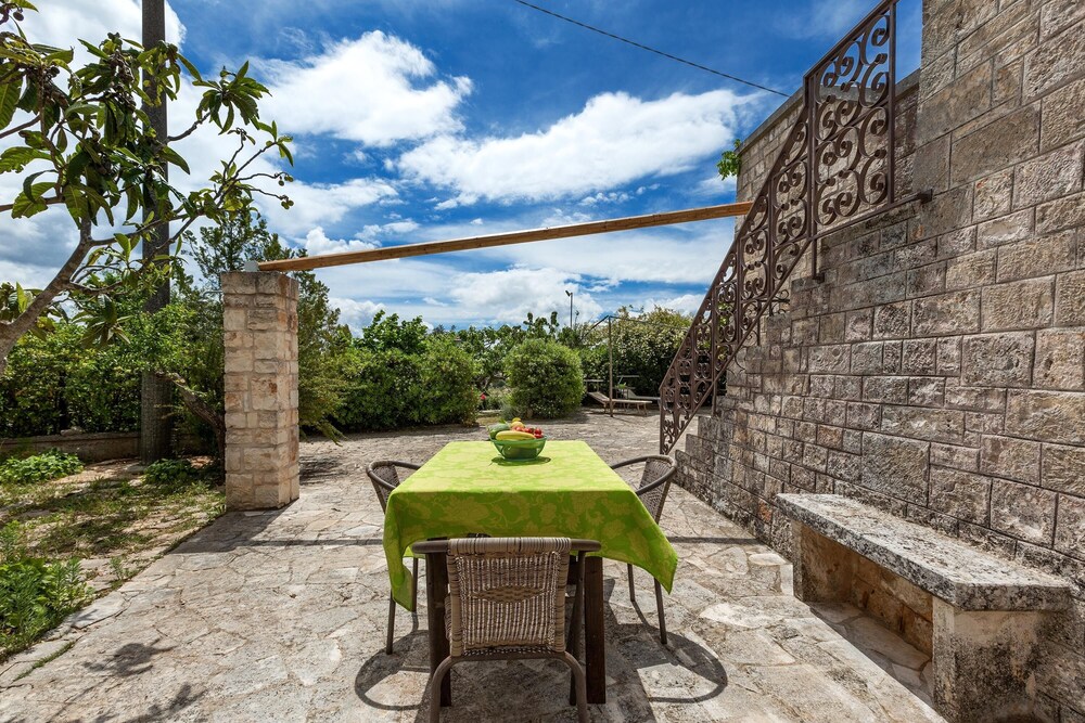 2402 Trullo Ventura by Perle di Puglia