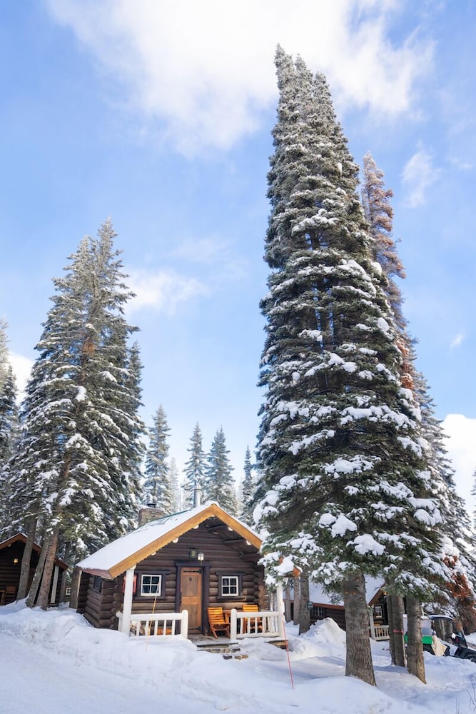 Storm Mountain Lodge Cabins & Dining