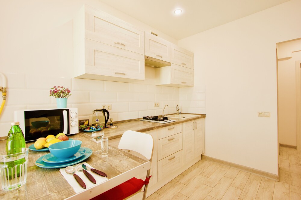 LUXKV Apartment on Nikoloyamskiy 3A