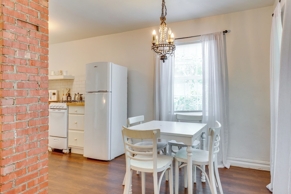 Heart of OKC Plaza District: Duplex Near Shops!