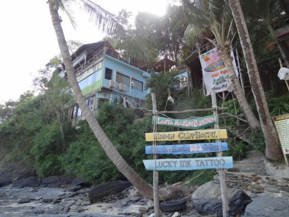 Hidden Cliff Hostel