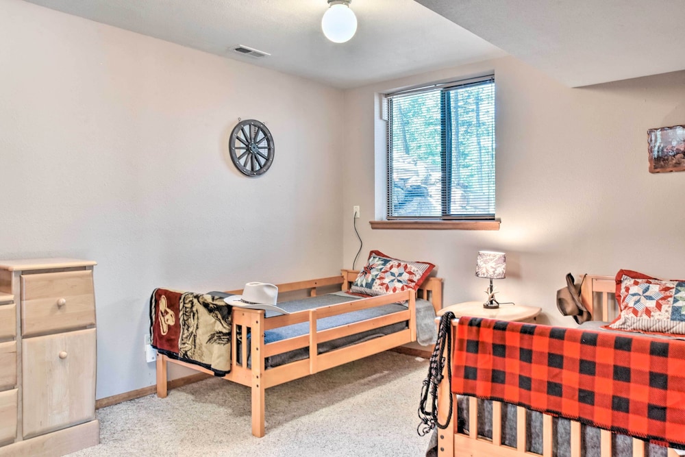 Scenic Woodland Park Hideaway w/ Wraparound Deck! view 4