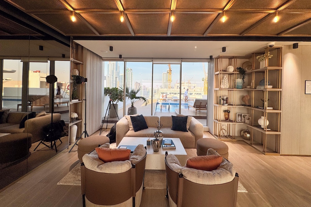 PVH - Sleek 1BR - Pearl House 1