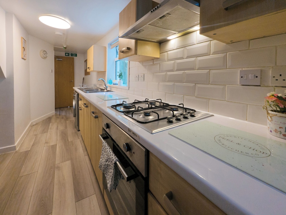 Casa Botique - Close To Gunwharf