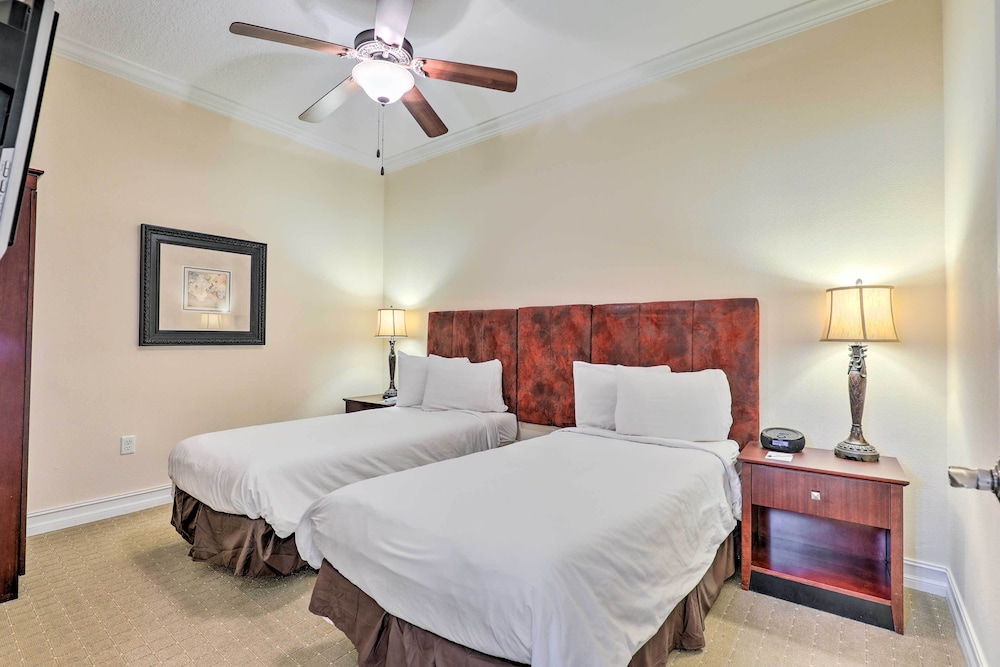 Upscale Unit in Private Golf Resort w/ Pool! view 4