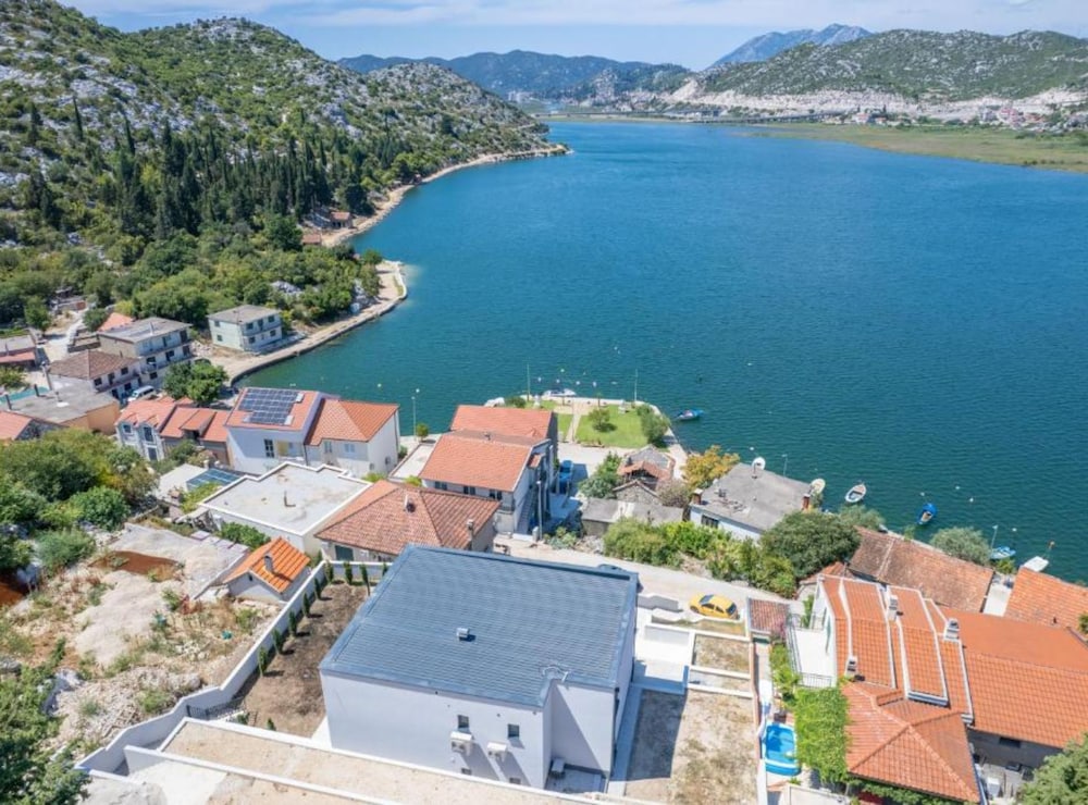 Luxury Villa Navis