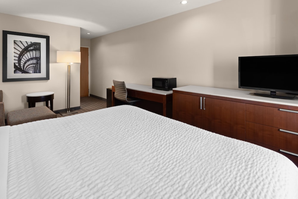 Mount Pleasant Vacations - Americas Best Value Inn Suites Racine - Property Image 36