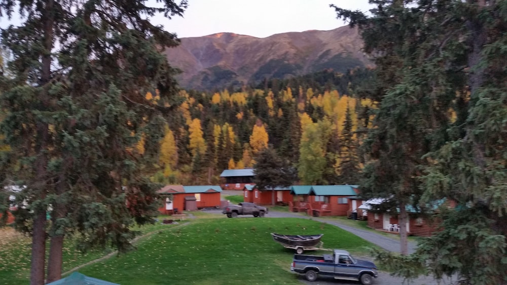 Gwin's Lodge & Roadhouse Est. 1952