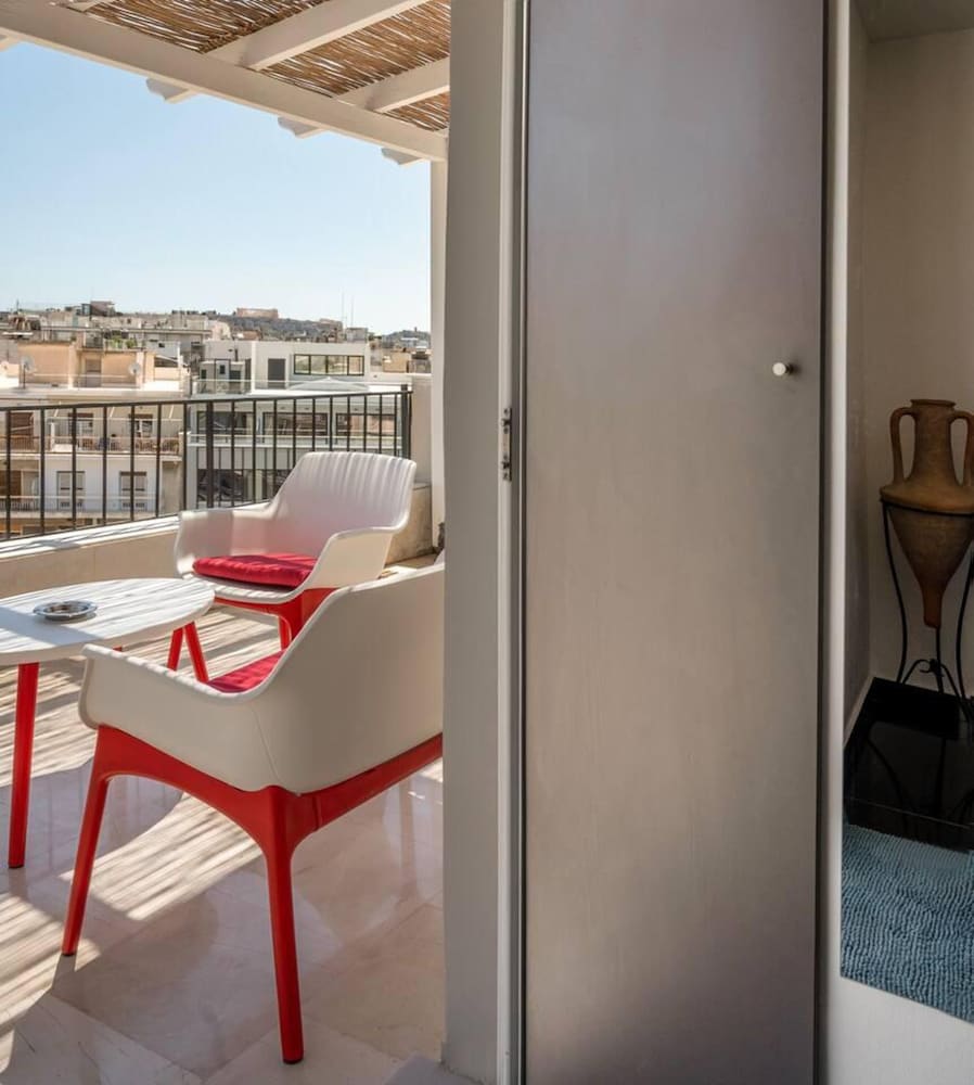 Beautiful View 8floor Loft Apartment in Athina