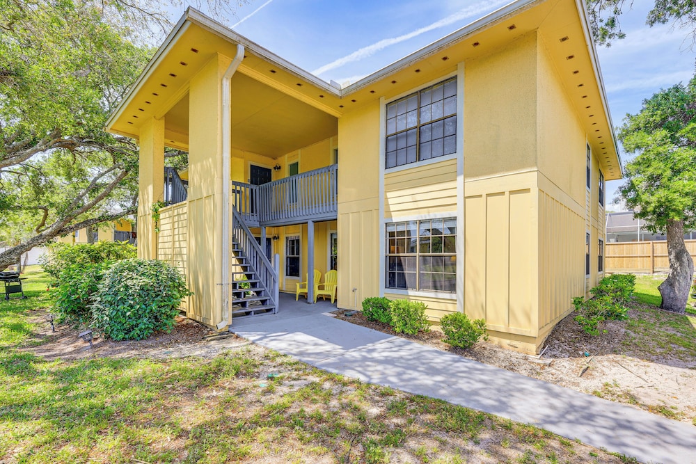 Walk to St Augustine Beach! Condo w/ Pool Access