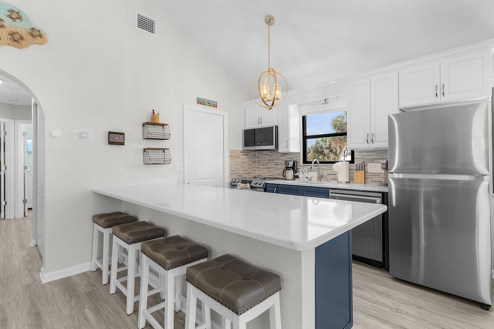 130 Tiki Tides: 2br W/ Outdoor Tiki Bar! 2 Bedroom Home