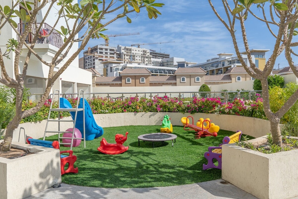 Your Dream Stay in JVC - Stylish Studio for 4