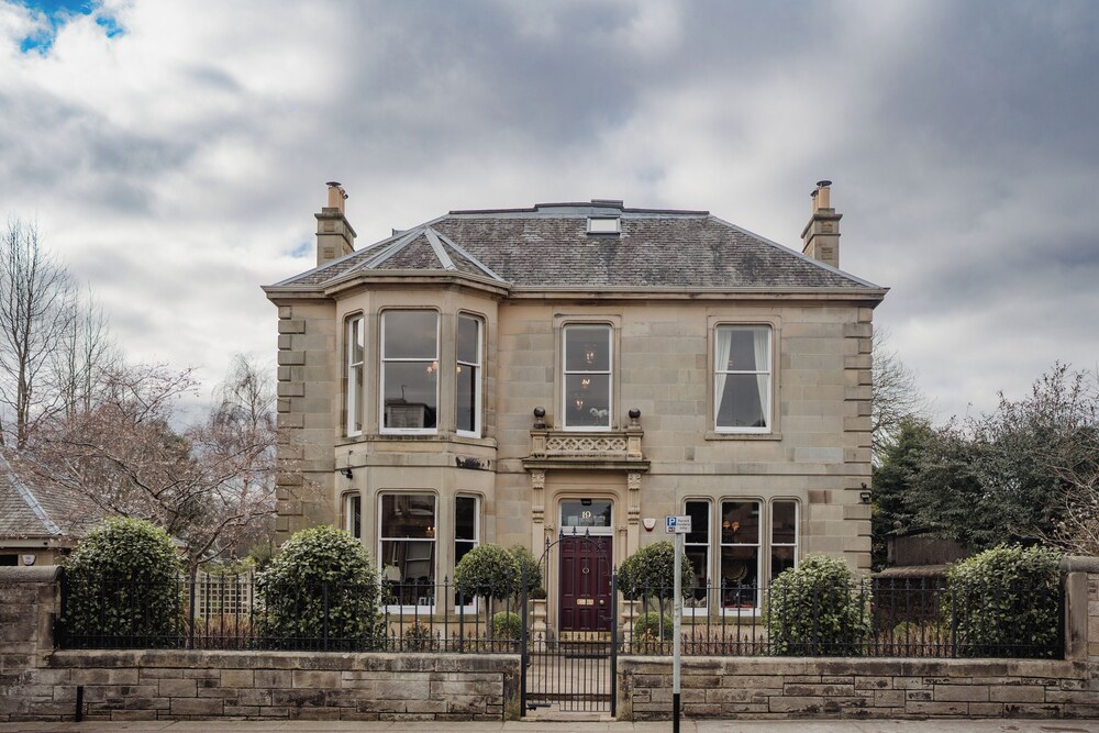Private and Prestigious Luxury Home