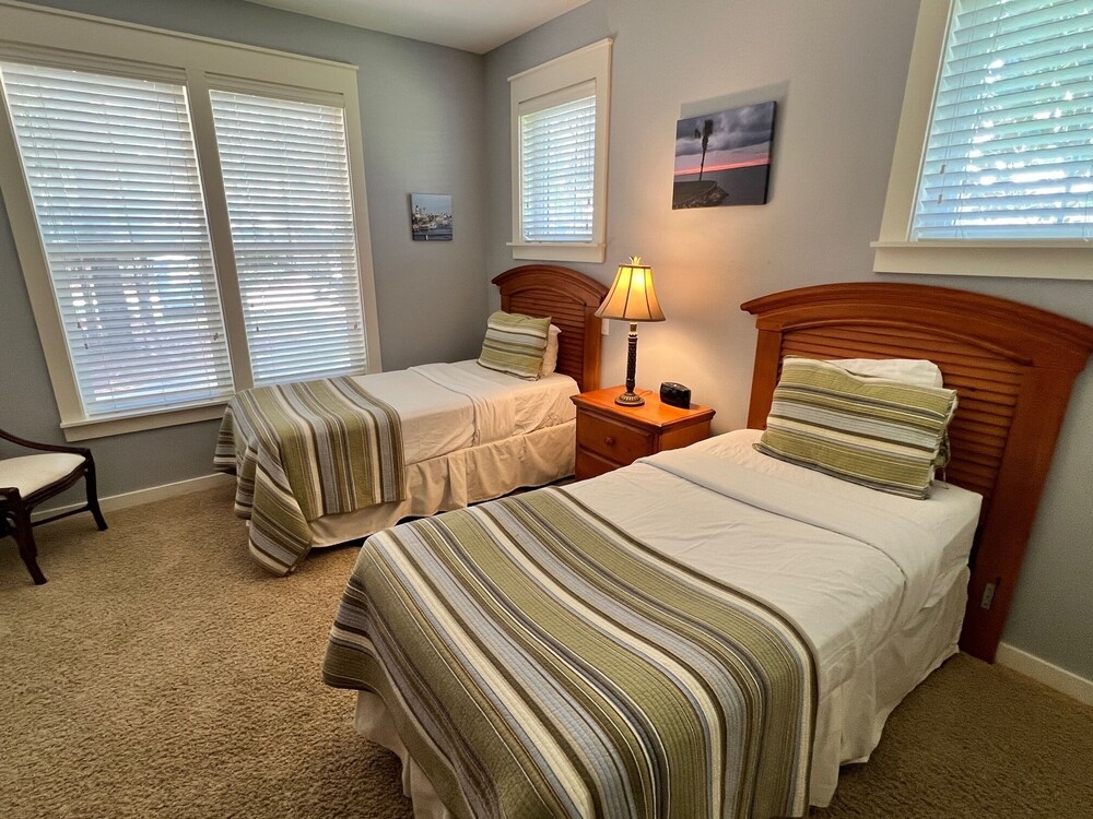 1380 Laurel Grove 3 Bedroom Home by RedAwning view 3
