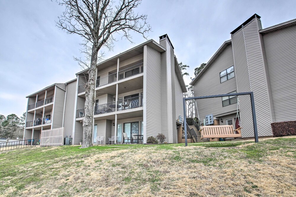 Boat Slip: Lake Hamilton Condo in Hot Springs! view 4