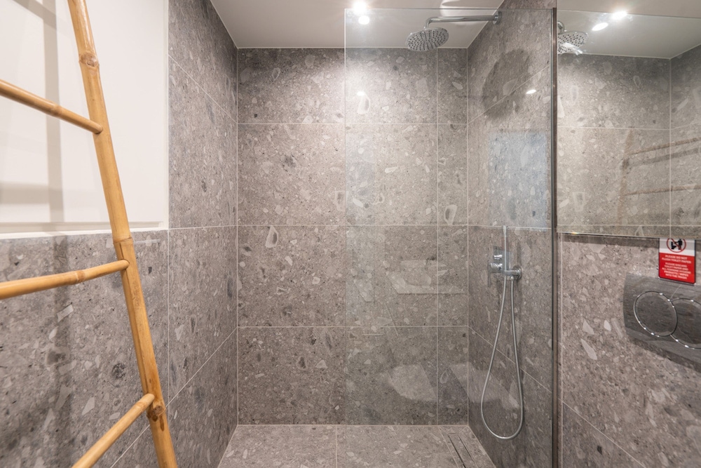 LIV Athinum 1 - Luxury Apartment 3A
