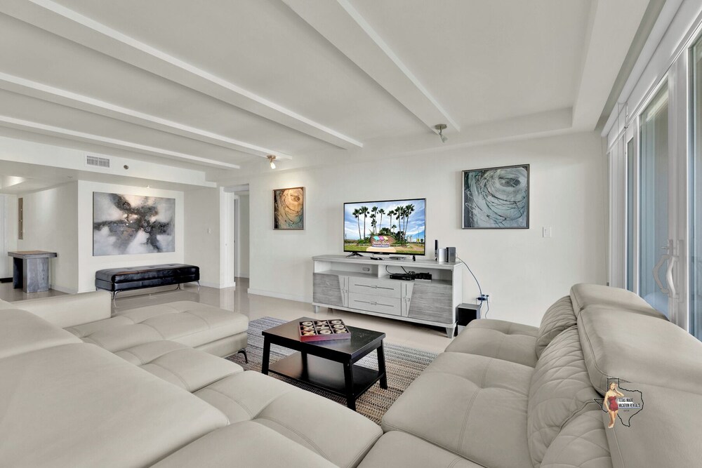 Bahia Mar-Solare Beachfront & Two Pools
