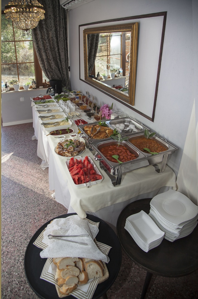 Iola Otel - Image 33