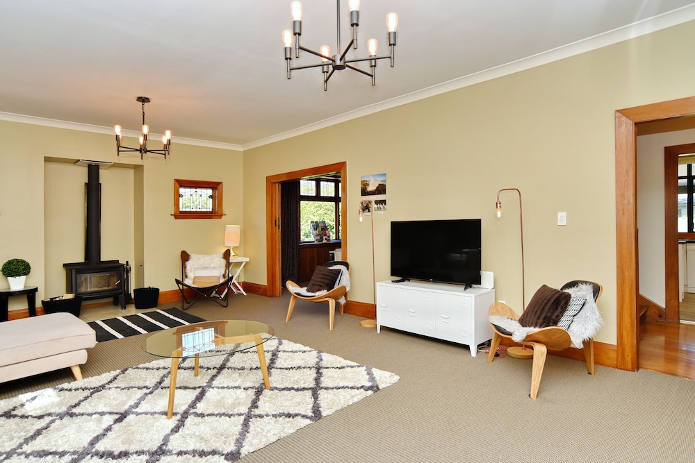 Racecourse Villa