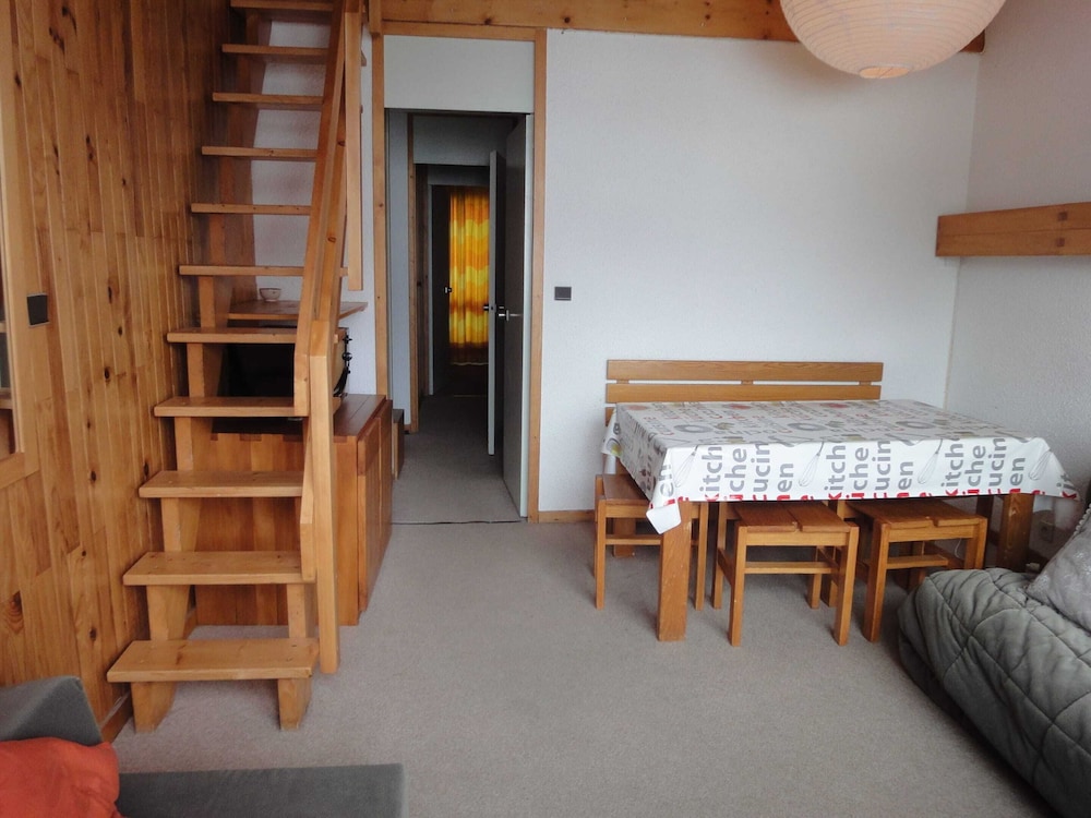 Majestic Apartment in Meribel-mottaret Close to Skiing