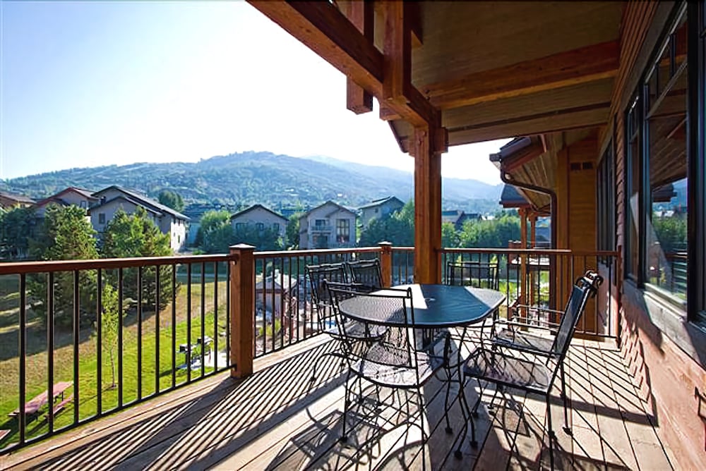 5305 Emerald Lodge, Trappeur's Crossing Apartment 4