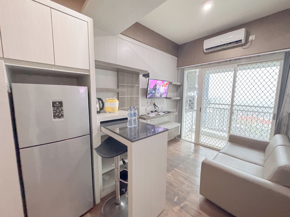 Comfortable Living And Good Place 1Br At Tanglin Supermall Mansion Apartment