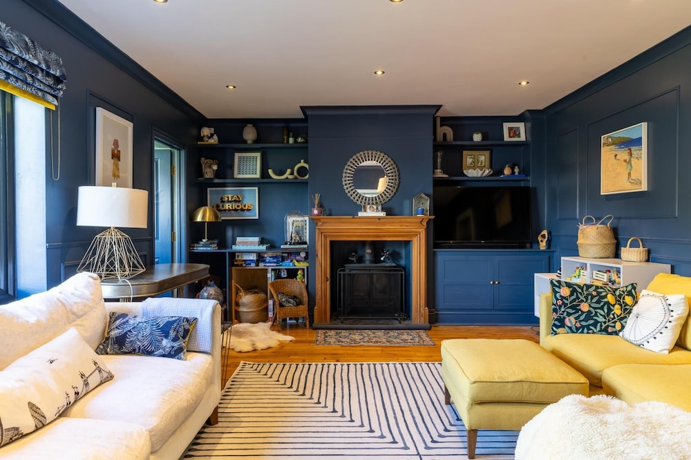 Seaview House - 5 Bedroom - Southgate
