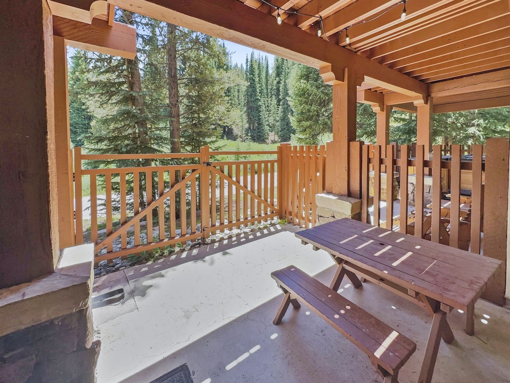 Spacious Town Home, Short Walk to Lifts, Private Hot Tub - 144C by Redawning view 5