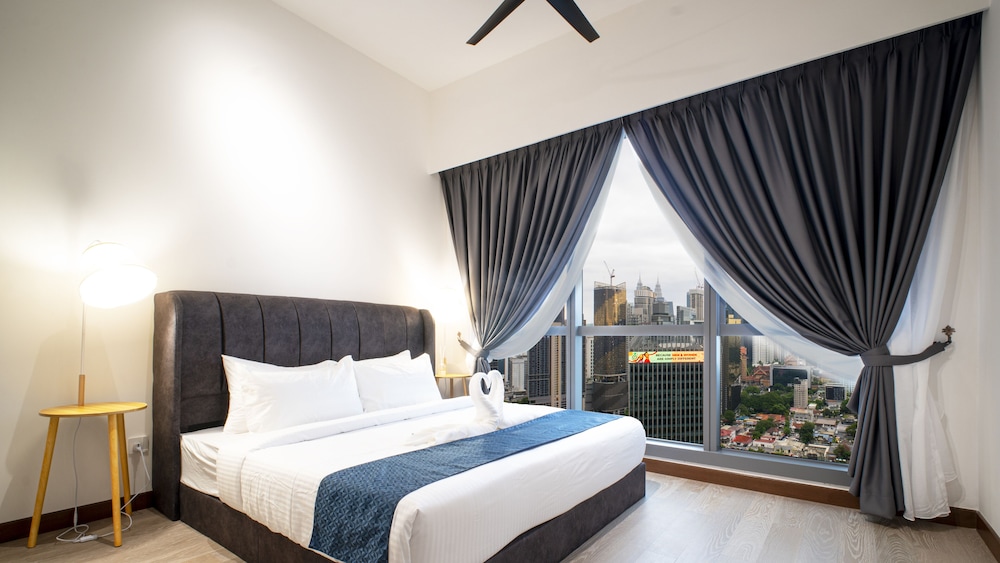 Moonway Luxury Suites At CORE Residence