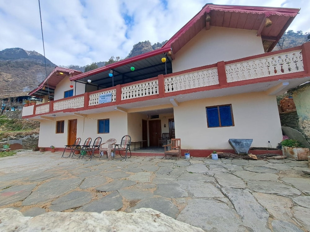 Goroomgo Buransh home stay Rishikesh view 3