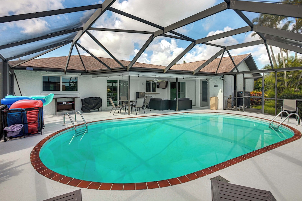 Swim, Hike & Golf: Family Gem in Cape Coral!