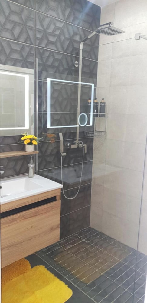 Eivissa Apartment - Spacious Accommodation