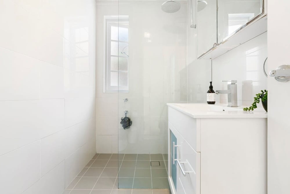 Bondi Breeze Apartment