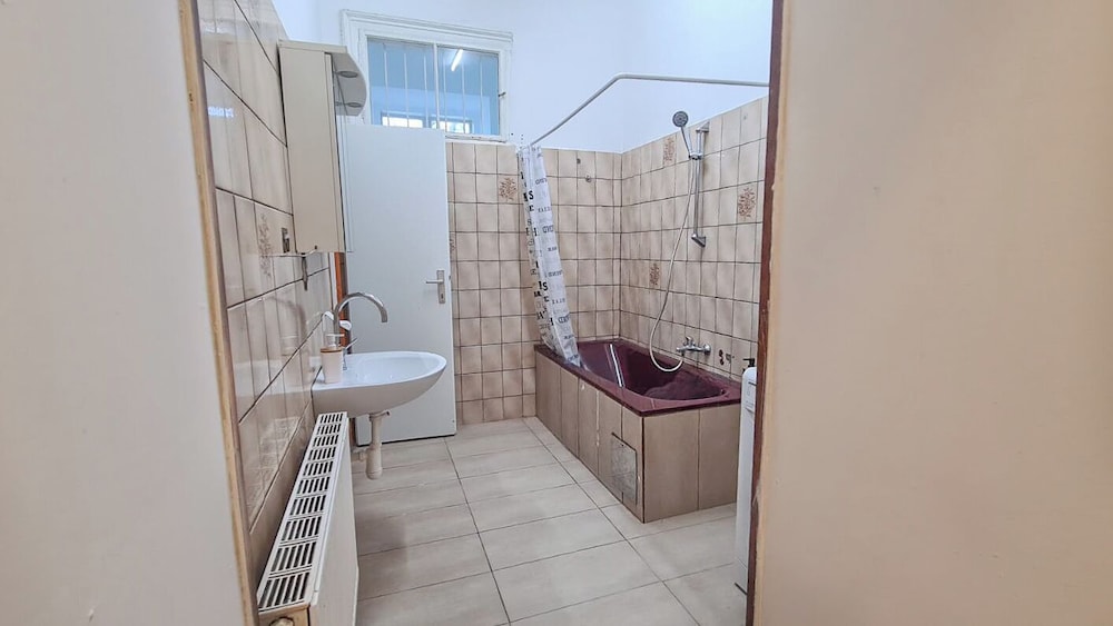 Modern 3BR Apartment Close to Belvedere