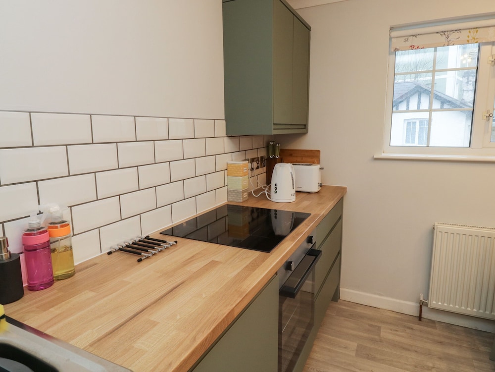 1 Ilsham Cottages