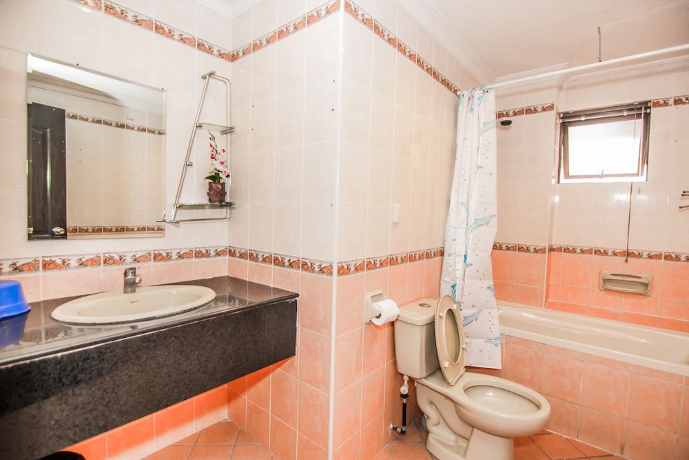 Marina Travellers Suite Marina Court