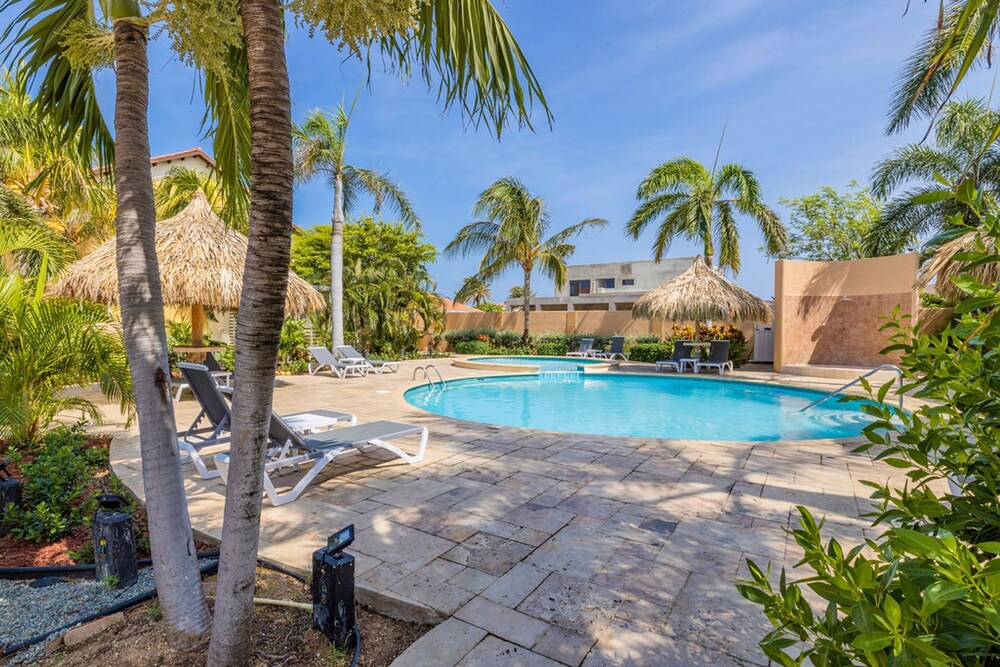 2br3ba Townhome Gold Coast Pool Tennis Gym