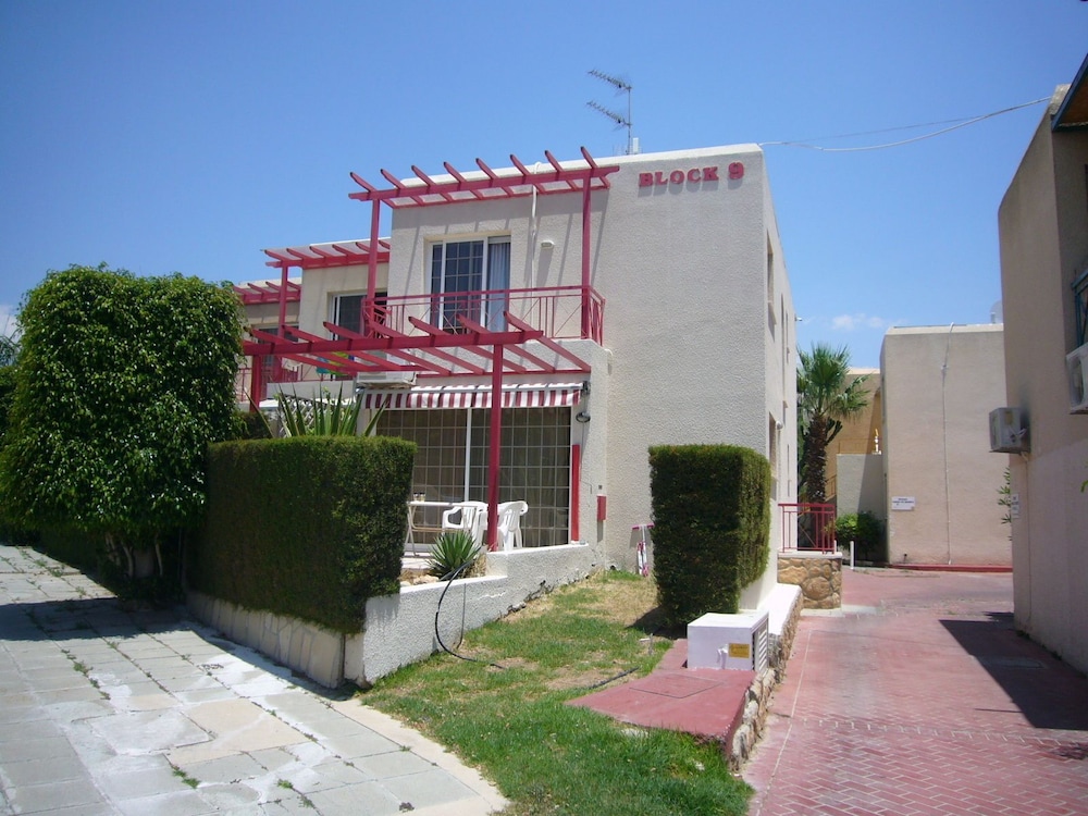 Santa Barbara Complex
