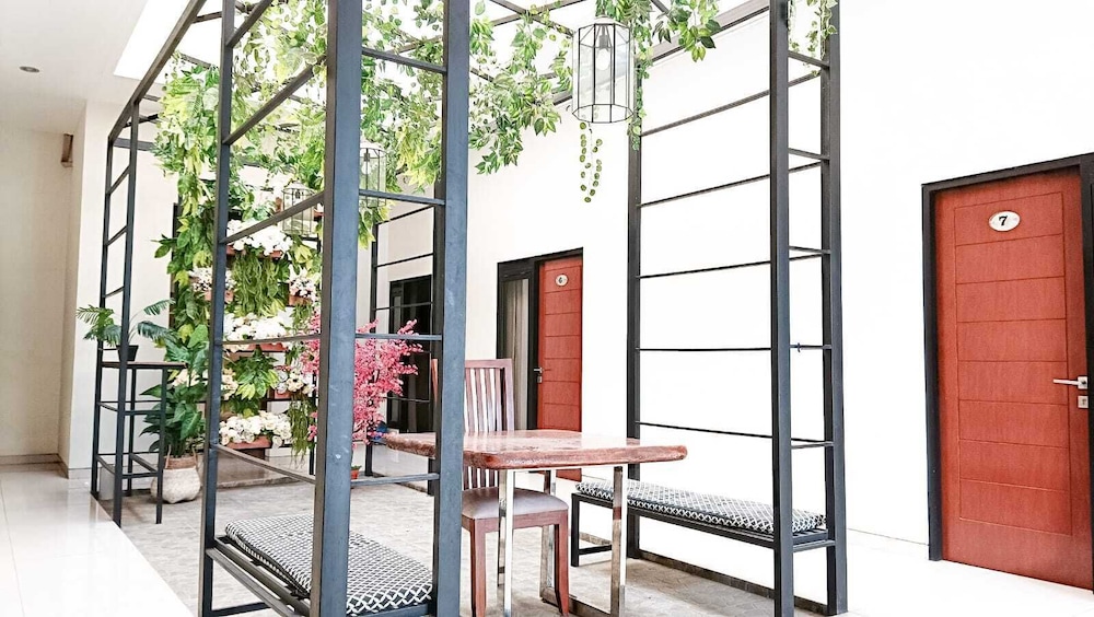Casa TS 16 Guest House by Pesen Kamar view 2