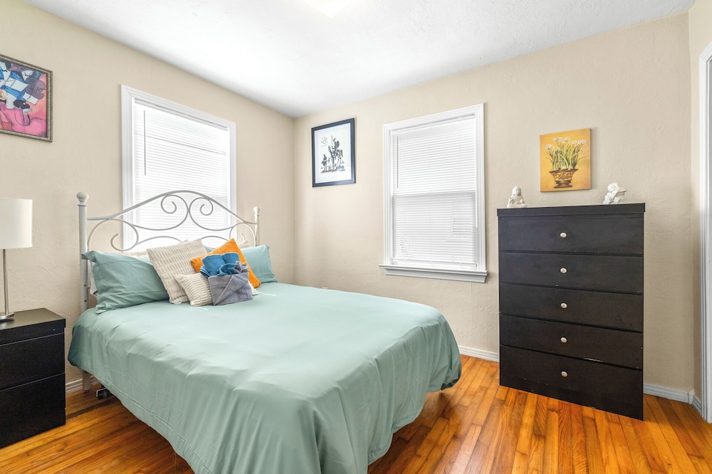 Charming Seminole Heights Getaway