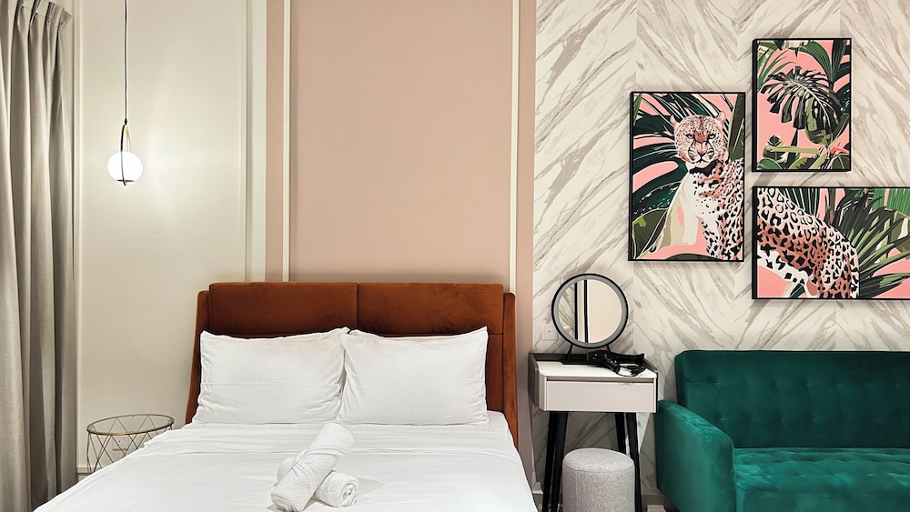 The Paxtonz by Manhattan Group