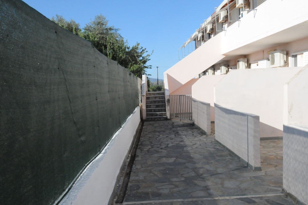 Rossa Studios