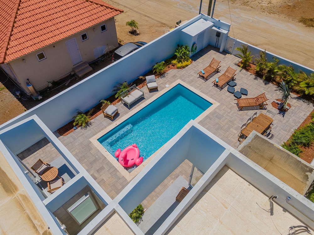 3BR 3BA Newly Built w Private Pool 5 min 2 Beach