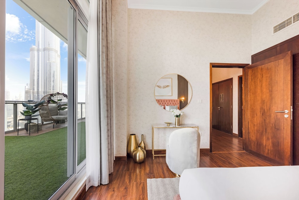 Durrani Homes - Alluring 5BR Penthouse with Burj Khalifa and Fountain View