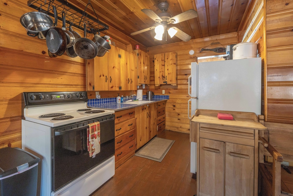True Big Bear Lake Cabin with jacuzzi