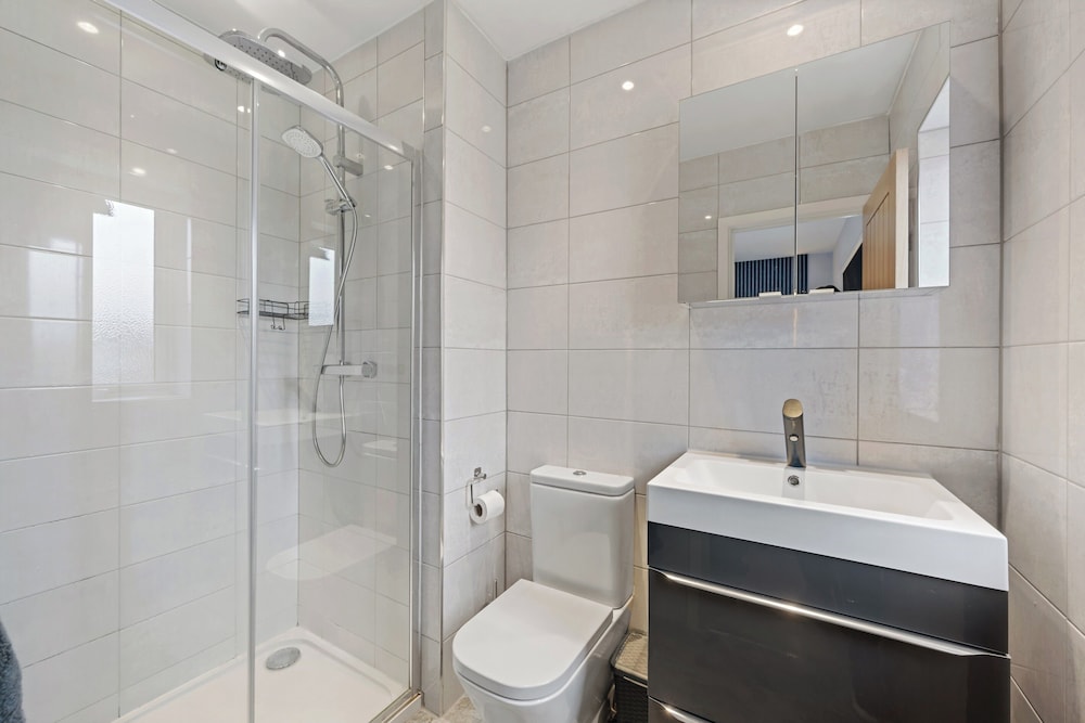 3 Bed Detached House - Sky Tv - Garden - Pets
