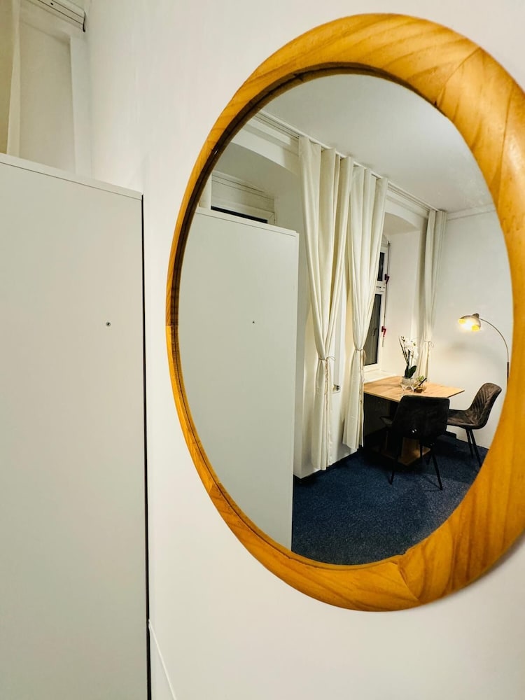 Spacious 7BR Apartment Prime Location
